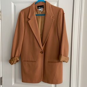Vintage 80s oversized camel blazer. Sag Harbor size 12 - 100% wool.